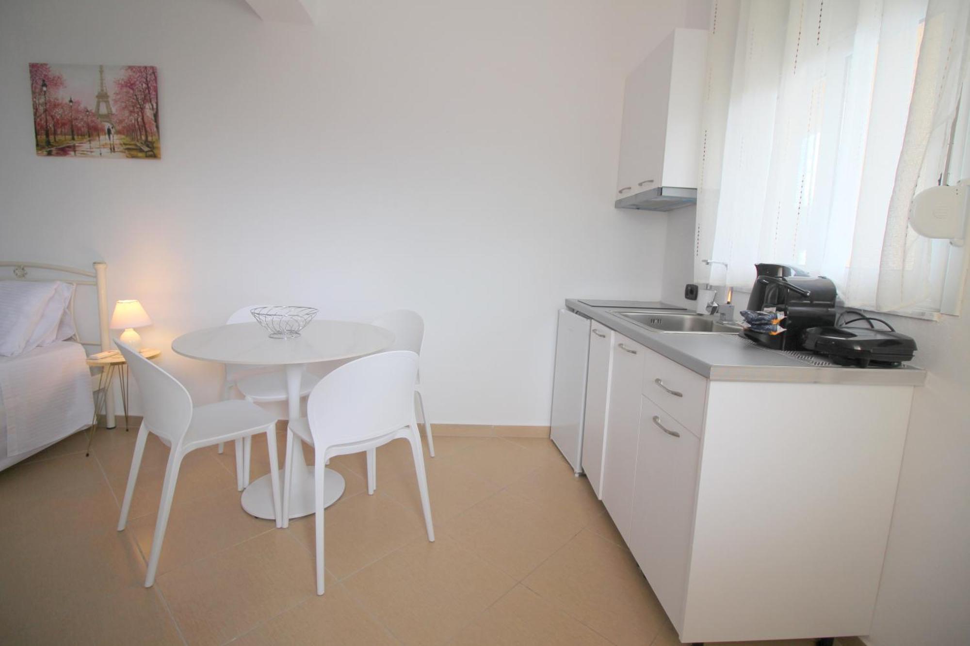 Nefeli'S Apartment Himare Exterior photo